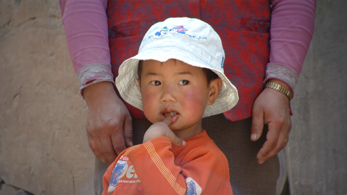 Hoe gaat het nu met kinderen die zonder ouders opgroeien in China?